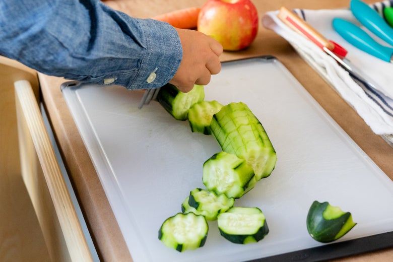 Joie Wavy Chopper cutting cucumber